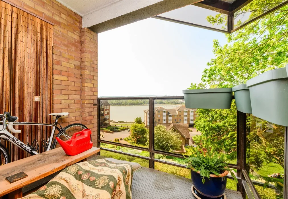 Balcony - Esplanade, Rochester, Kent - Wards of Kent