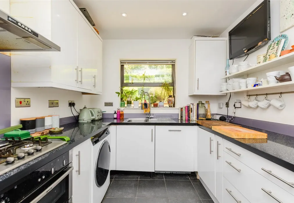 Kitchen - Esplanade, Rochester, Kent - Wards of Kent