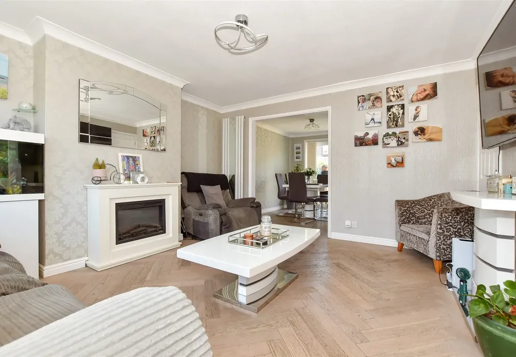 Lounge - Rumfields Road, Broadstairs, Kent - Wards of Kent