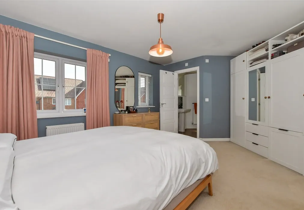 Bedroom 1 - Southfields Way, Harrietsham, Maidstone, Kent - Wards of Kent
