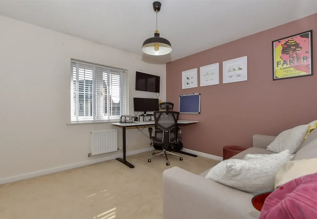 Bedroom 2 - Southfields Way, Harrietsham, Maidstone, Kent - Wards of Kent