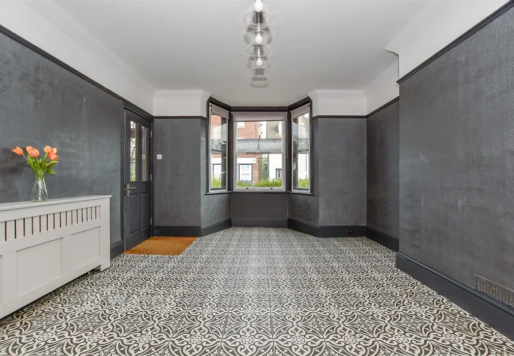 Lounge - Commercial Road, Paddock Wood, Tonbridge, Kent - Wards of Kent