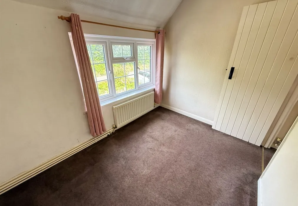 Bedroom - Old Road, Wateringbury, Kent - Wards of Kent