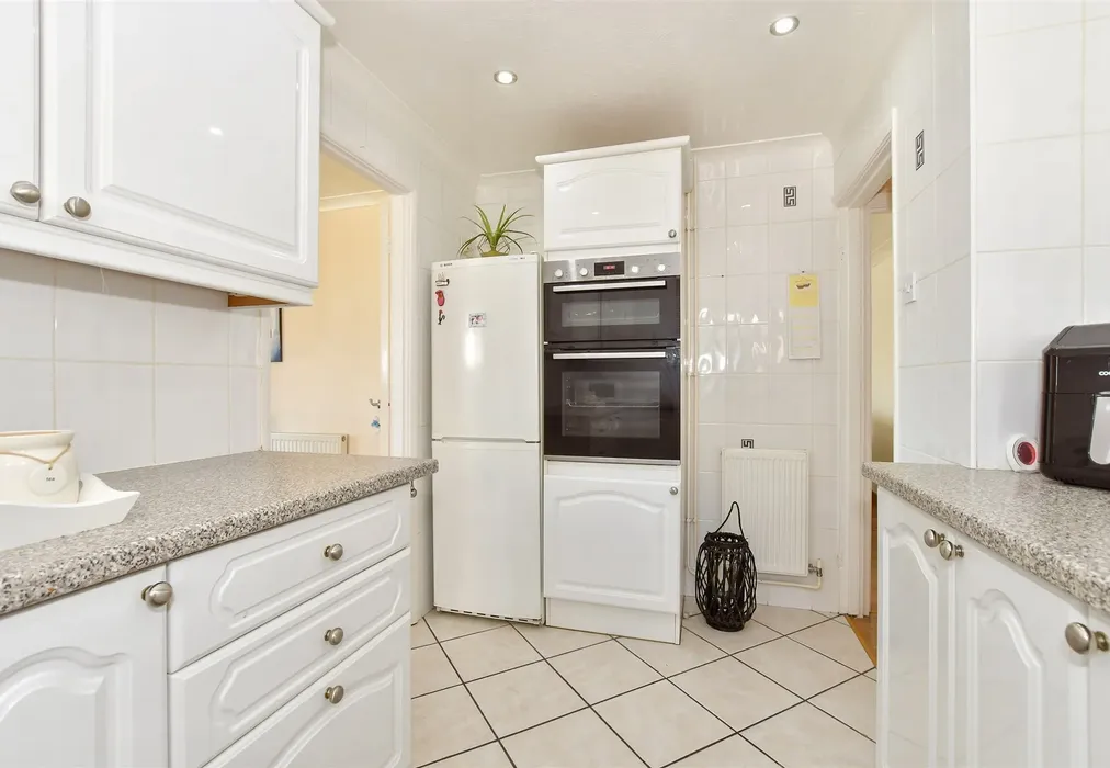 Kitchen - Langdale Avenue, Ramsgate, Kent - Wards of Kent