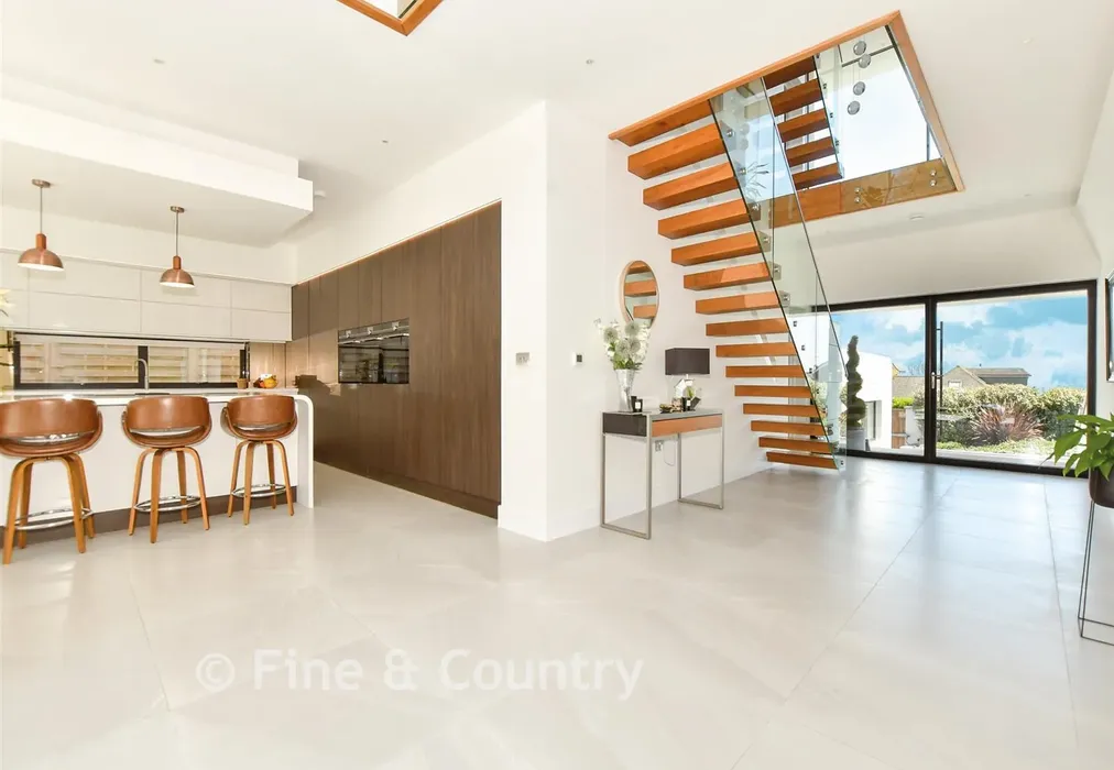 Internal Lifestyle - North Foreland Avenue, Broadstairs, Kent - Wards of Kent