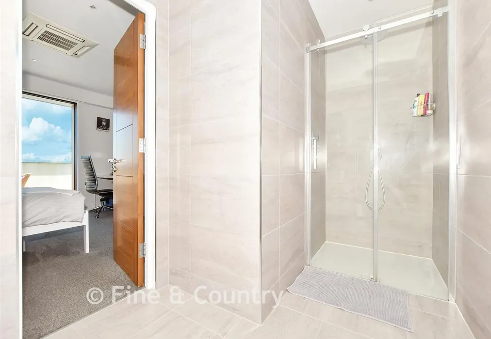 En Suite Shower Room - North Foreland Avenue, Broadstairs, Kent - Wards of Kent