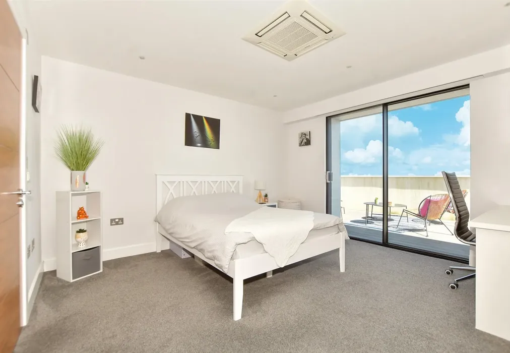 Bedroom 2 - North Foreland Avenue, Broadstairs, Kent - Wards of Kent
