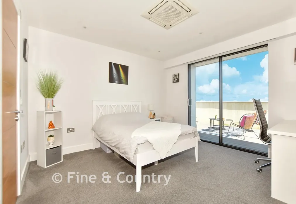 Bedroom 2 - North Foreland Avenue, Broadstairs, Kent - Wards of Kent