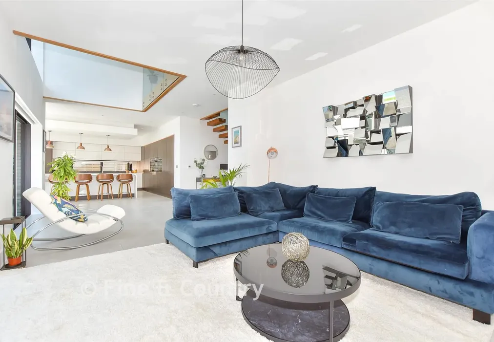 Family Area - North Foreland Avenue, Broadstairs, Kent - Wards of Kent