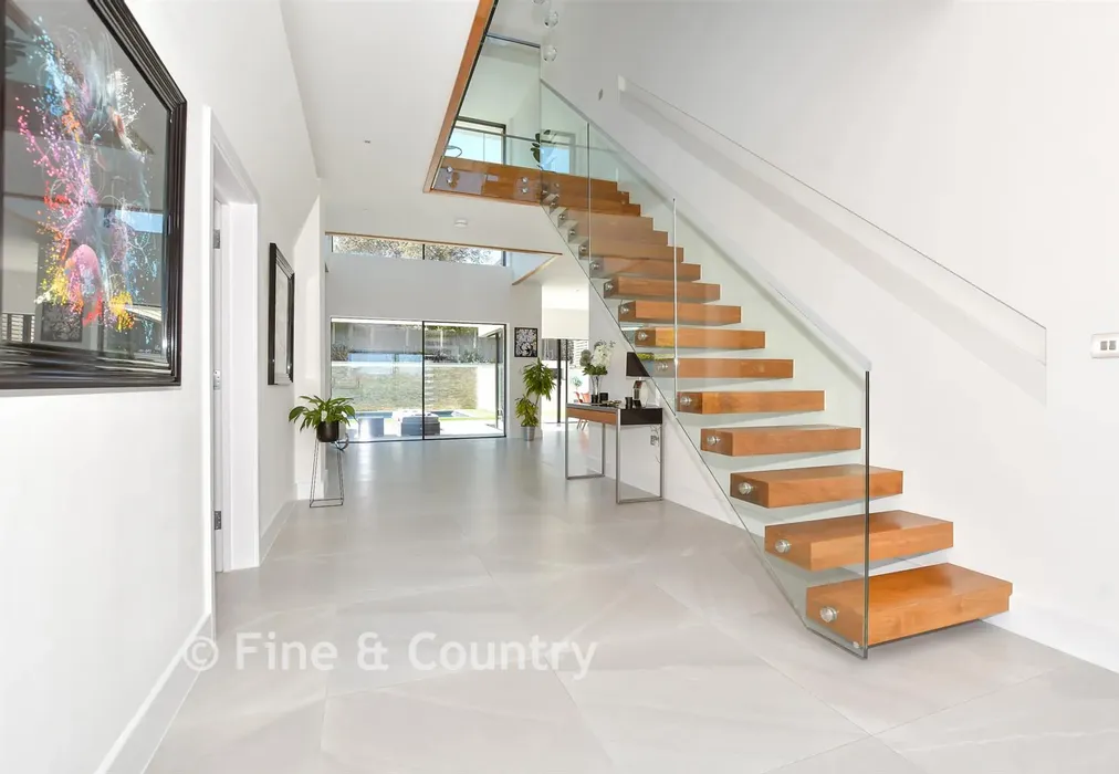 Hallway - North Foreland Avenue, Broadstairs, Kent - Wards of Kent