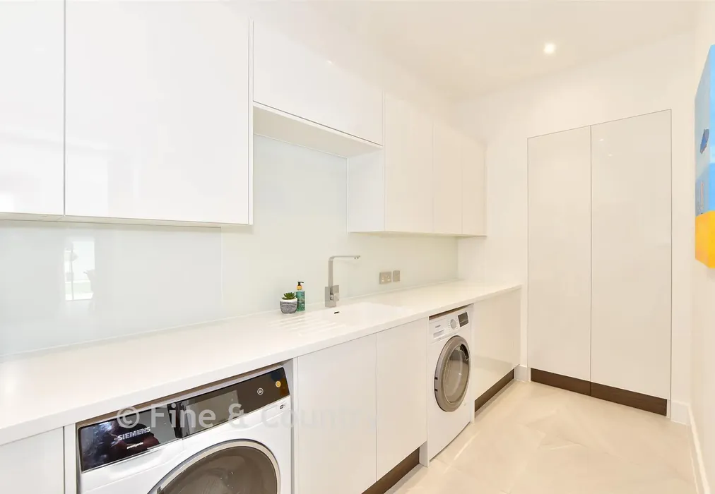 Utility Room - North Foreland Avenue, Broadstairs, Kent - Wards of Kent