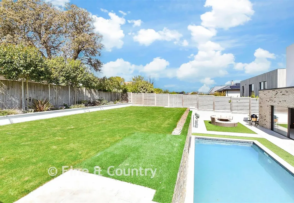 Rear Garden - North Foreland Avenue, Broadstairs, Kent - Wards of Kent