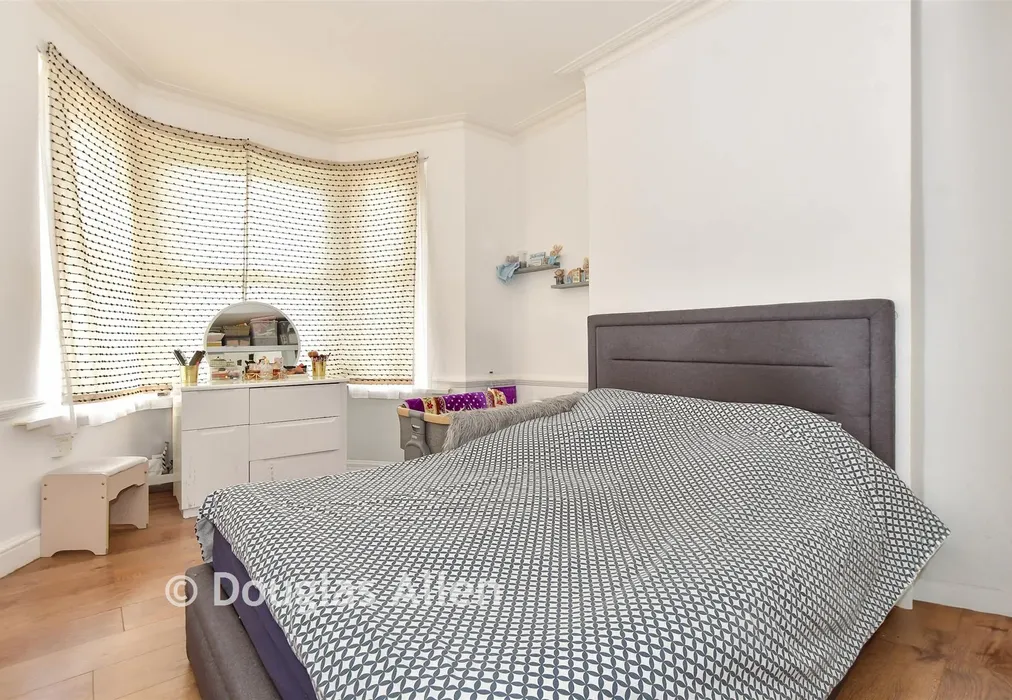 Bedroom 1 - Woodlands Road, Ilford, Essex - Wards of Kent