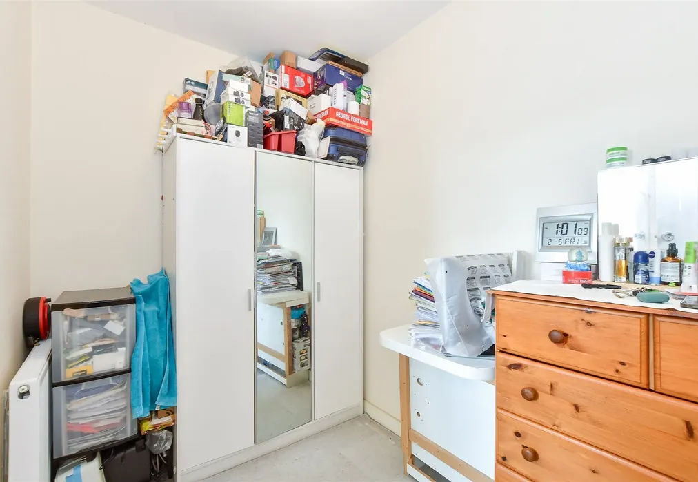 Dressing Area - America Lane, Haywards Heath, West Sussex - Wards of Kent