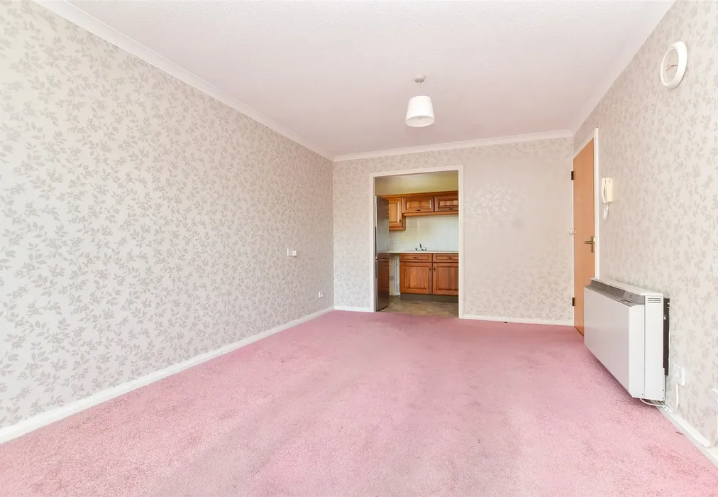 Living Room - Holmwood Gardens, Wallington, Surrey - Wards of Kent
