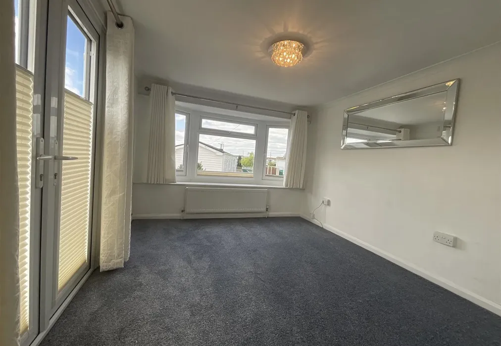 Bedroom - Lower Dunton Road, Brentwood, Essex - Wards of Kent