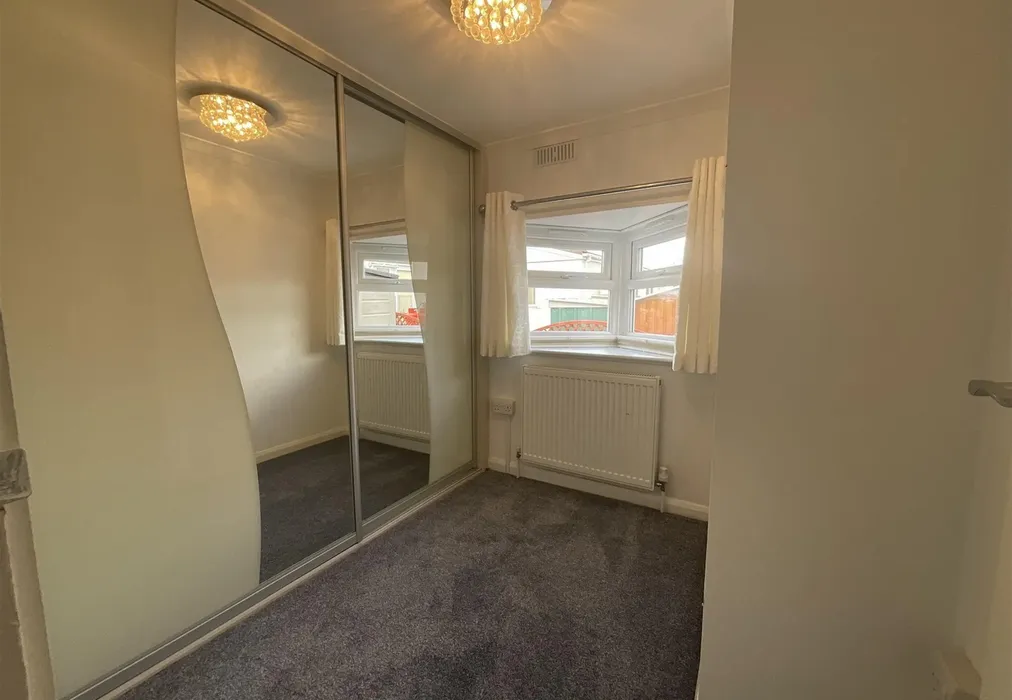 Bedroom - Lower Dunton Road, Brentwood, Essex - Wards of Kent