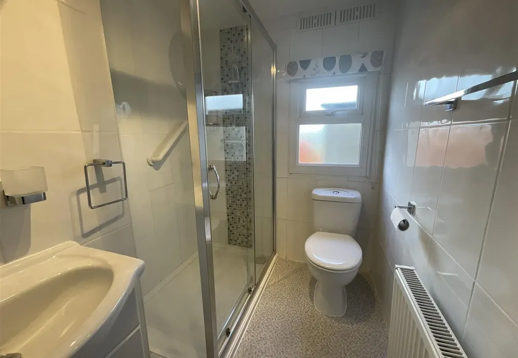 Shower Room - Lower Dunton Road, Brentwood, Essex - Wards of Kent