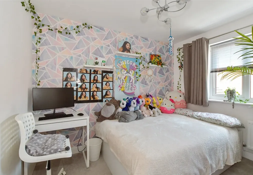 Bedroom 3 - Forge Wood, Crawley, West Sussex - Wards of Kent