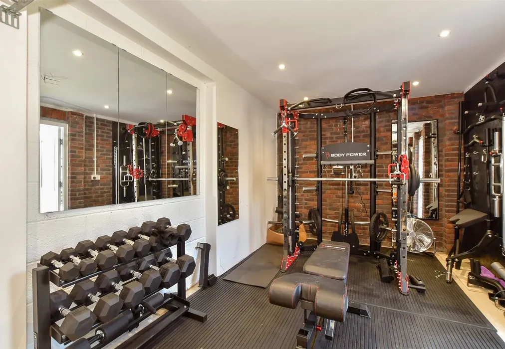 Garage - Forge Wood, Crawley, West Sussex - Wards of Kent