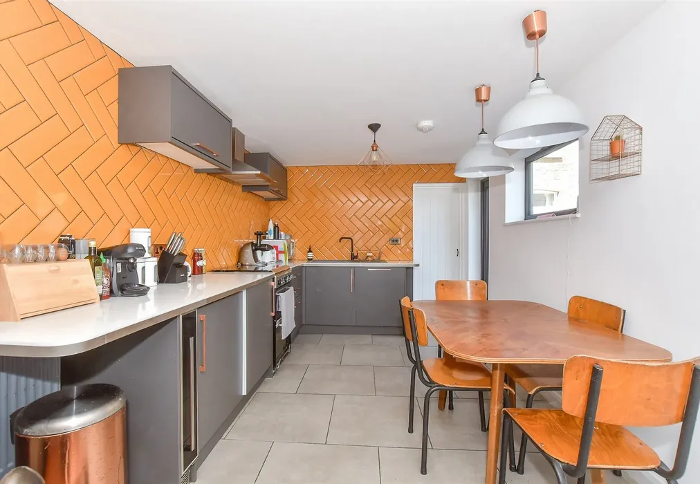 Kitchen - Gladstone Road, Whitstable, Kent - Wards of Kent