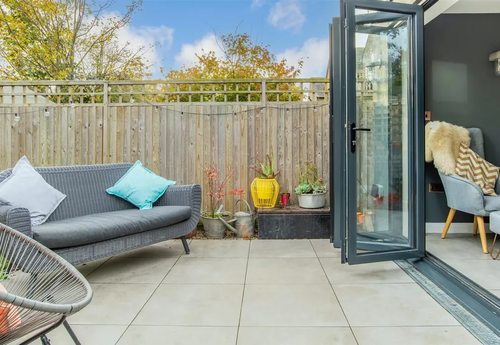 Bi Fold - Gladstone Road, Whitstable, Kent - Wards of Kent