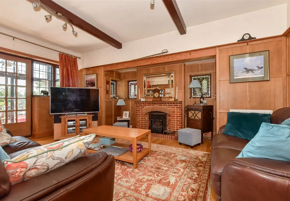 Sitting Room - London Road, Ramsgate, Kent - Wards of Kent