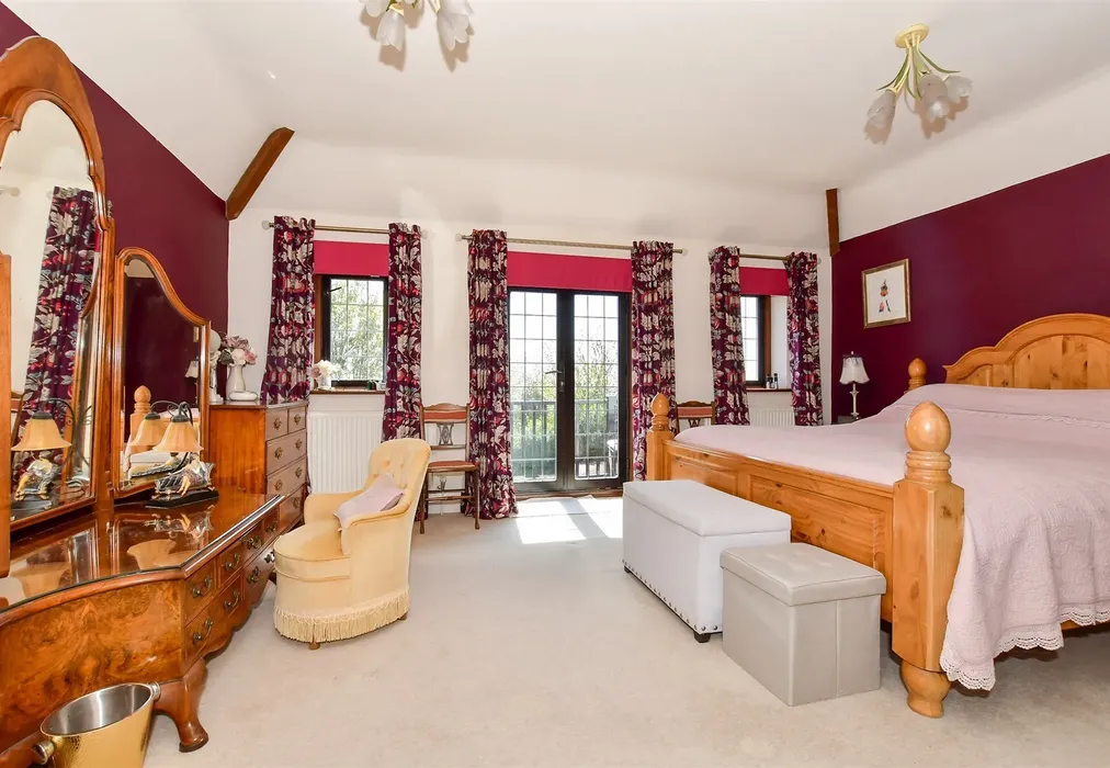 Main Bedroom - London Road, Ramsgate, Kent - Wards of Kent
