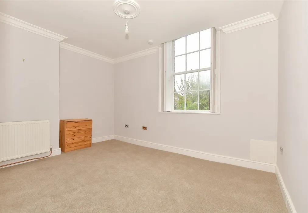Bedroom 1 - Chapel Place, Ramsgate, Kent - Wards of Kent