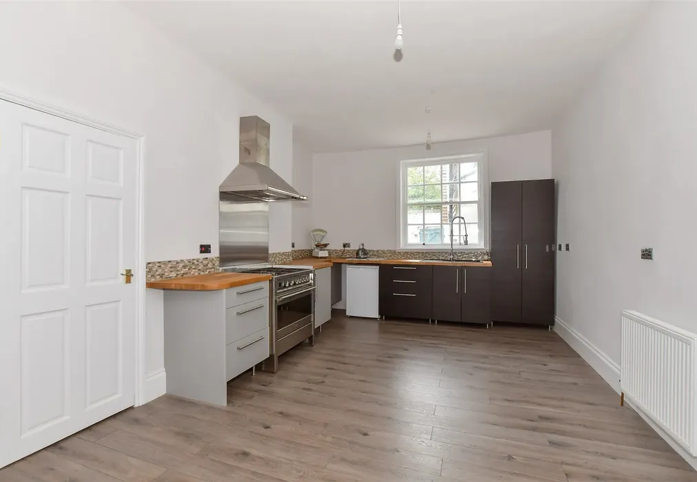 Kitchen - Chapel Place, Ramsgate, Kent - Wards of Kent