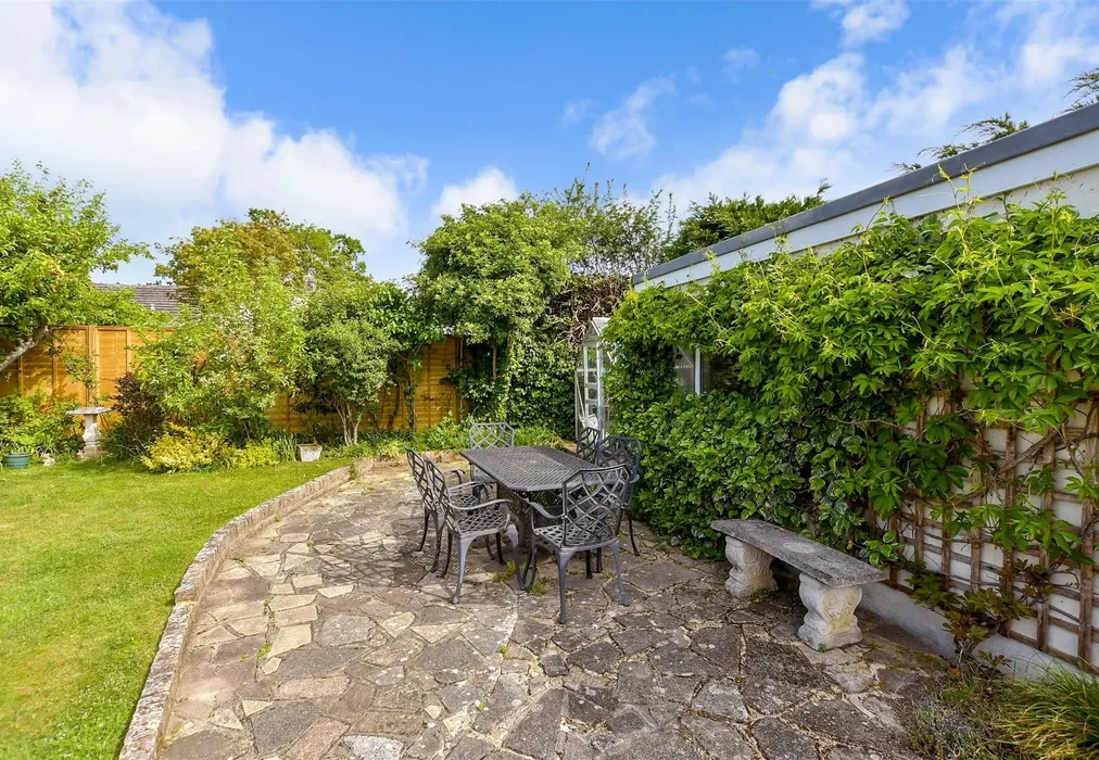 Rear Garden - Princess Anne Road, Rudgwick, West Sussex - Wards of Kent