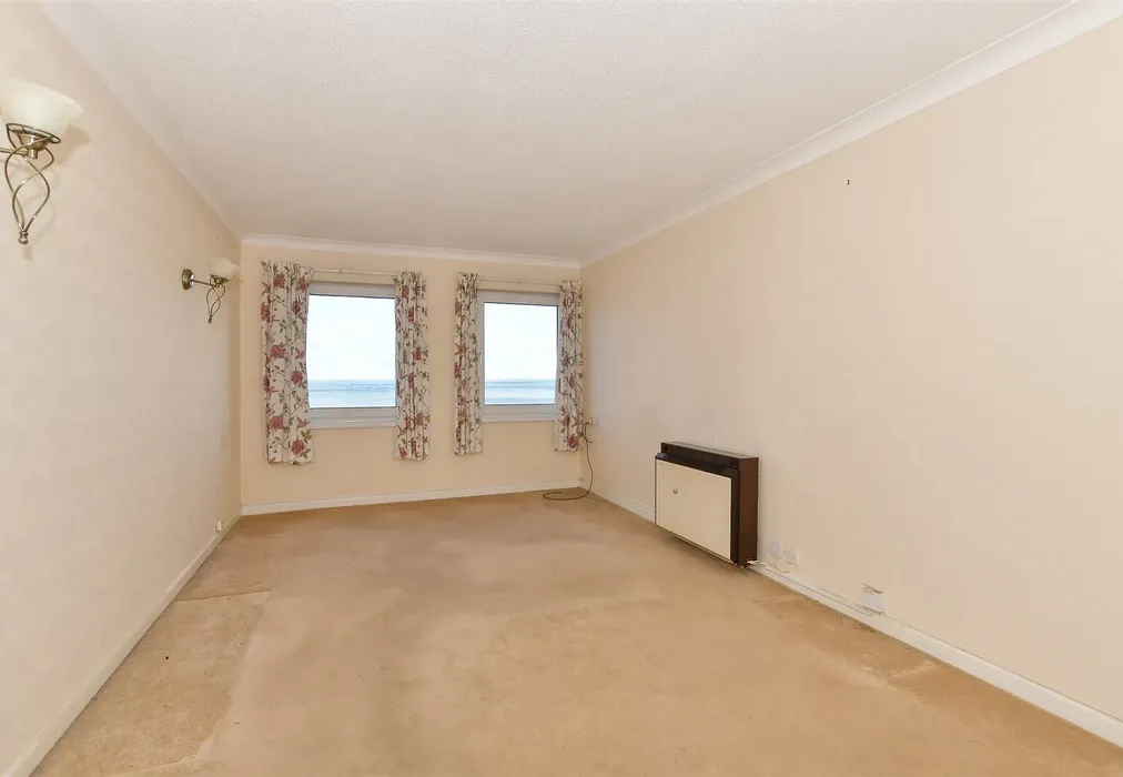 Lounge/Diner - Wellington Crescent, Ramsgate, Kent - Wards of Kent