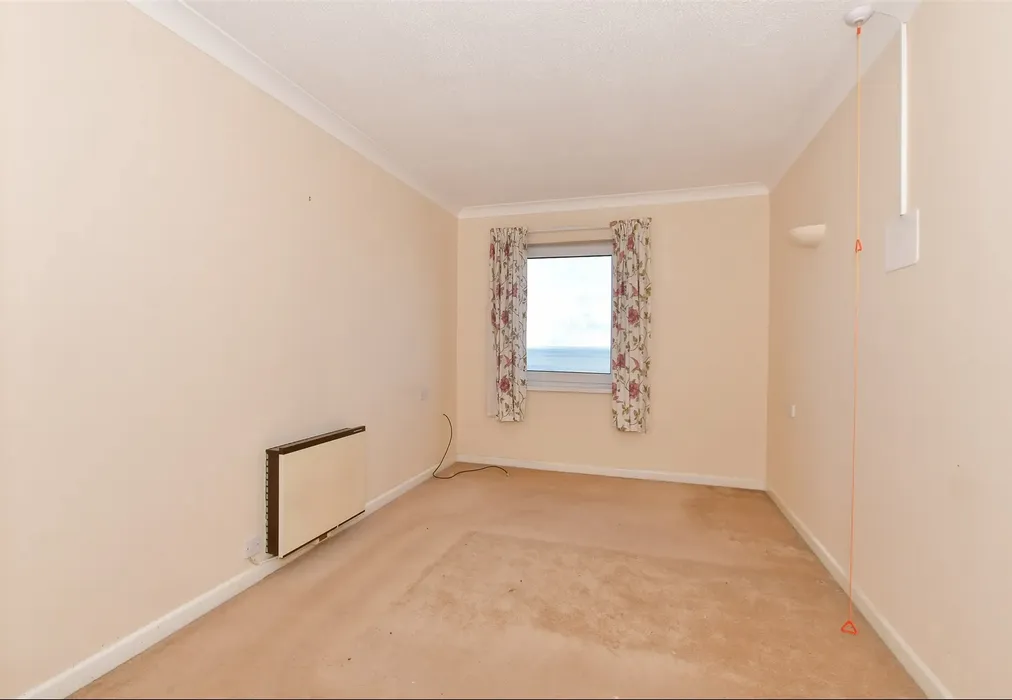 Bedroom - Wellington Crescent, Ramsgate, Kent - Wards of Kent