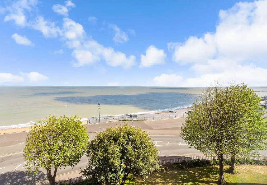 Views To Front - Wellington Crescent, Ramsgate, Kent - Wards of Kent