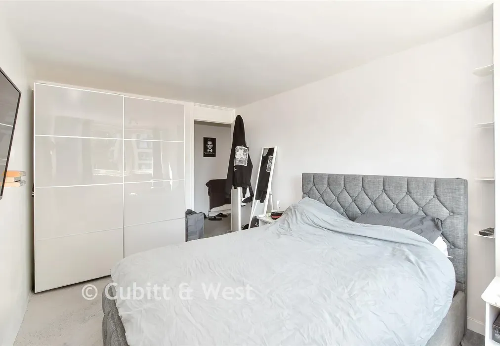 Bedroom - Bramley Hill, South Croydon, Surrey - Wards of Kent