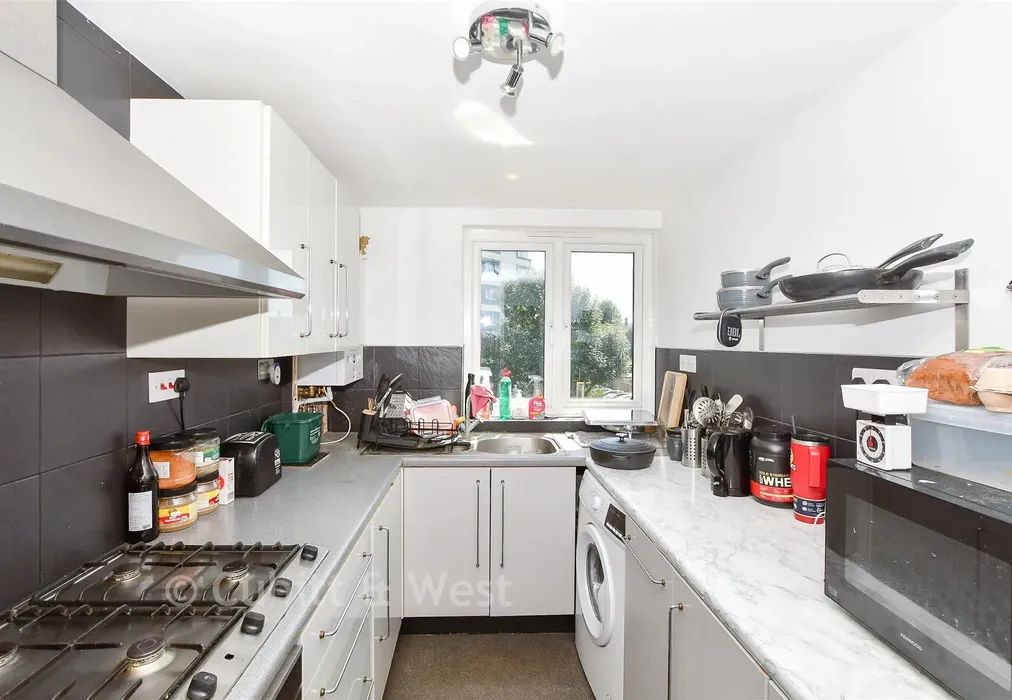 Kitchen - Bramley Hill, South Croydon, Surrey - Wards of Kent