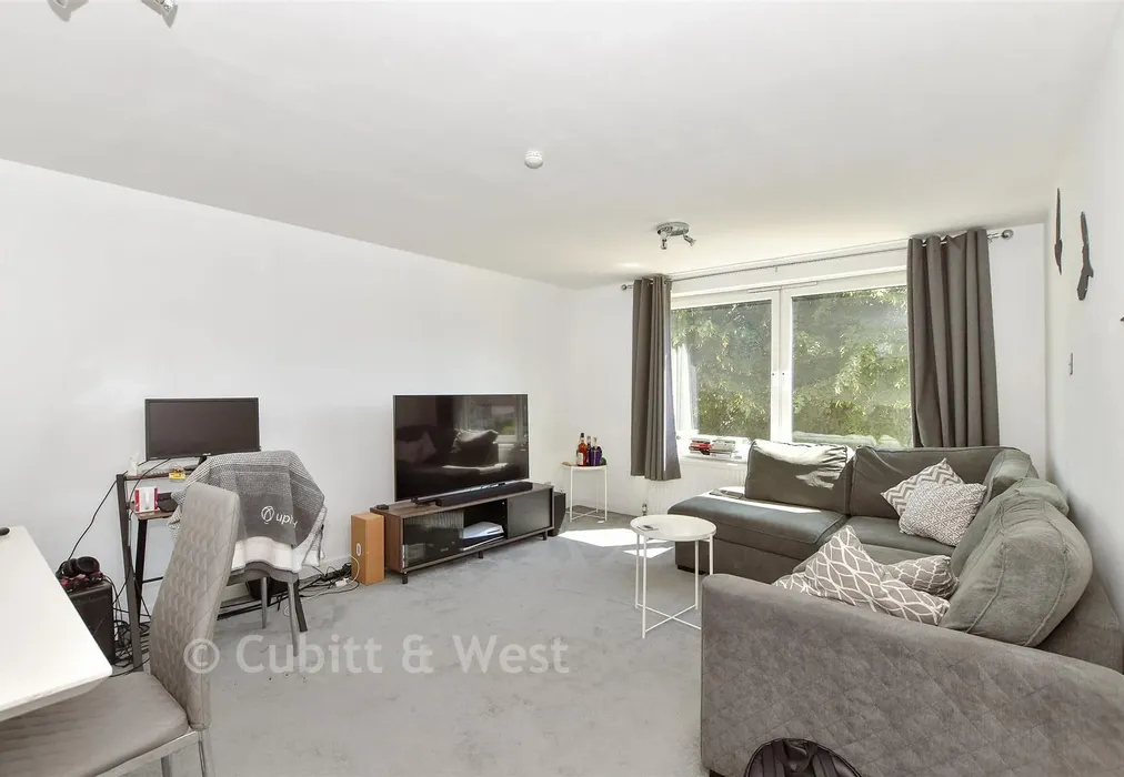 Lounge - Bramley Hill, South Croydon, Surrey - Wards of Kent