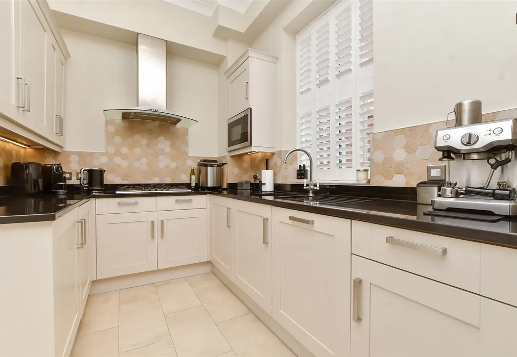 Kitchen / Diner - Upper Lodge Way, Coulsdon, Surrey - Wards of Kent