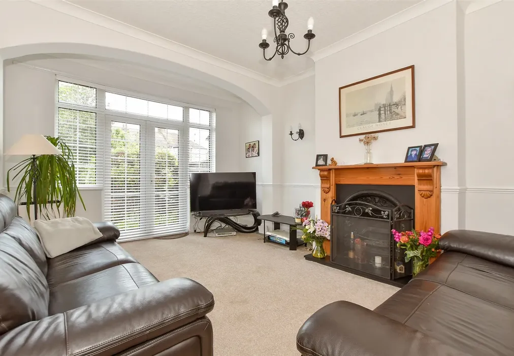 Lounge - Campbell Avenue, Ilford, Essex - Wards of Kent