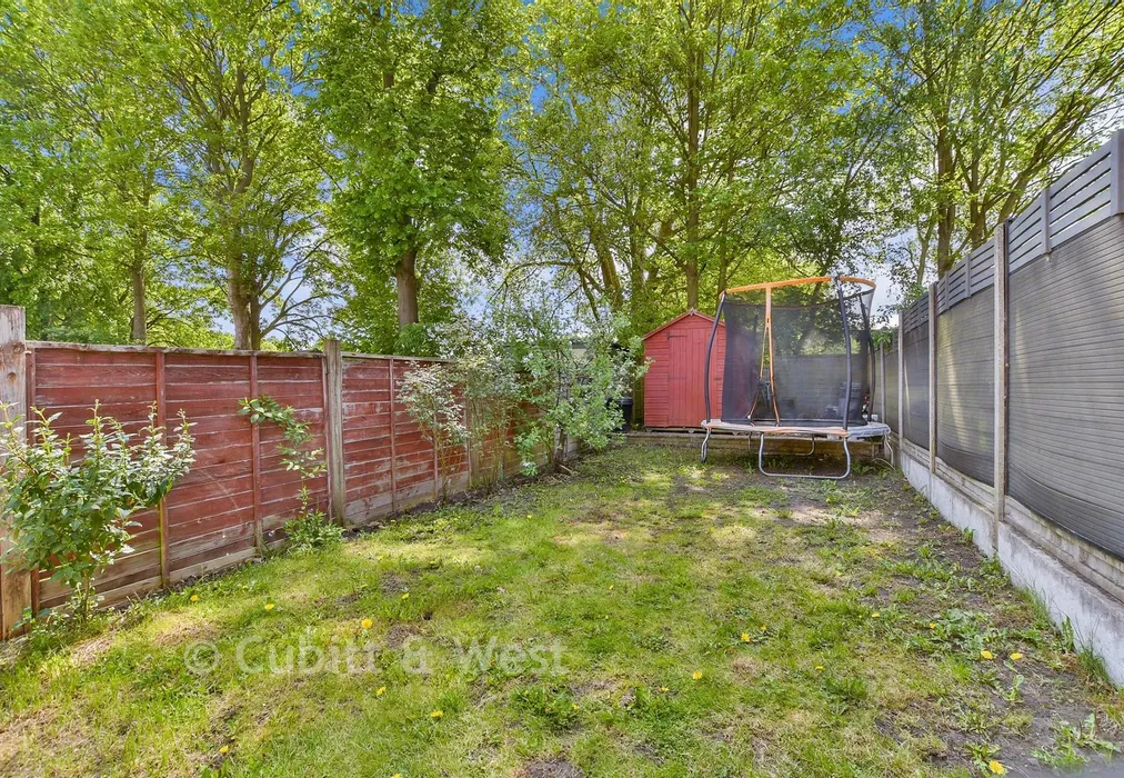 Rear Garden - Upper Road, Wallington, Surrey - Wards of Kent