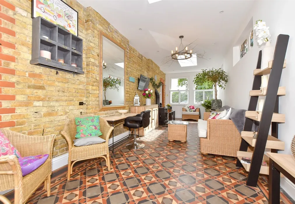 Garden Room - Mill Lane, Herne Bay, Kent - Wards of Kent