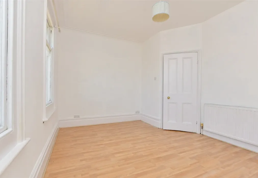 Bedroom 2 - High Street, Broadstairs, Kent - Wards of Kent