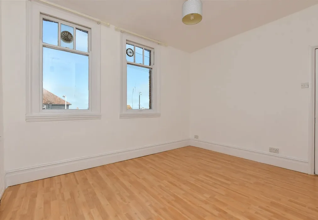 Bedroom 1 - High Street, Broadstairs, Kent - Wards of Kent