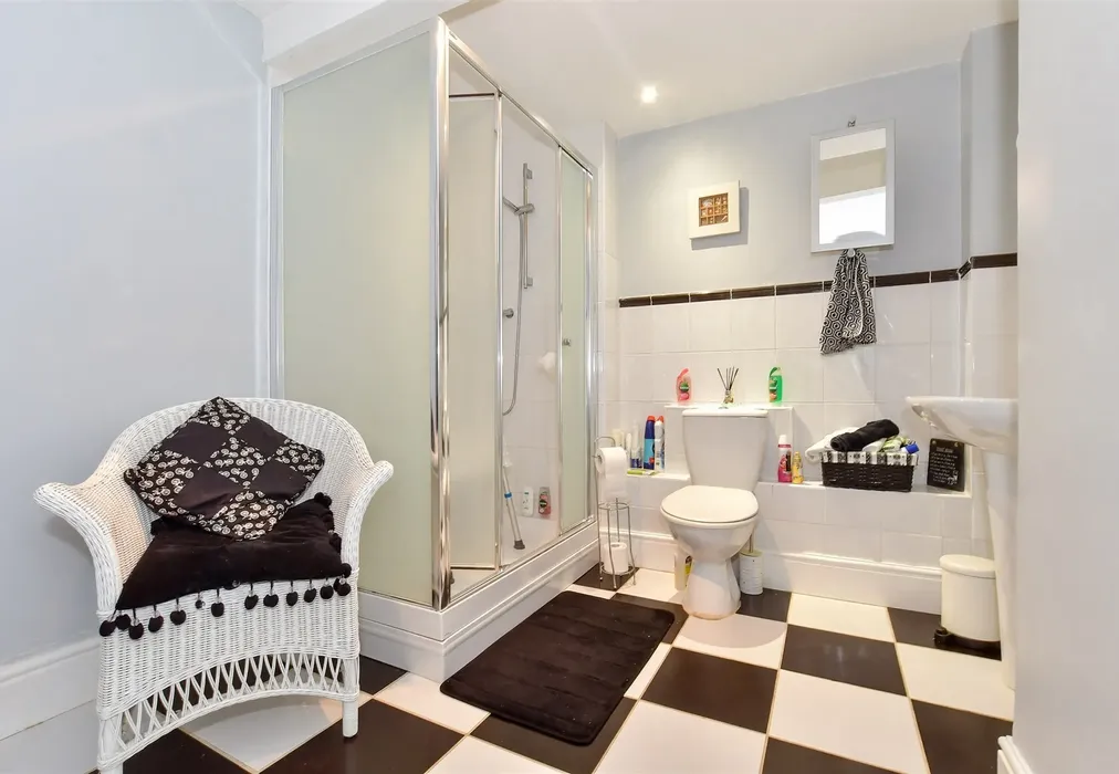 Shower Room - Beach Road, Westgate-On-Sea, Kent - Wards of Kent