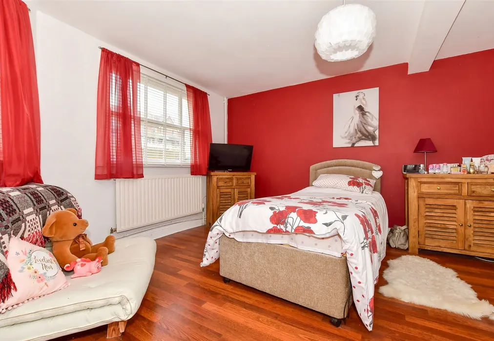 Bedroom - Beach Road, Westgate-On-Sea, Kent - Wards of Kent