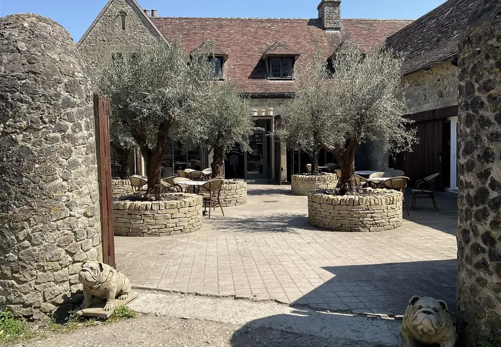 The Naughty Dog Cafe - Stone Street, Lympne, Hythe, Kent - Wards of Kent