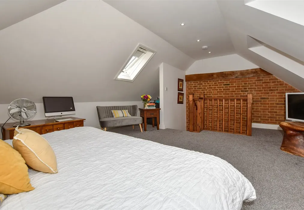 Bedroom Above Garage - Stone Street, Lympne, Hythe, Kent - Wards of Kent