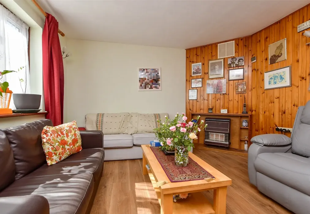 Lounge - Nickleby Close, Rochester, Kent - Wards of Kent