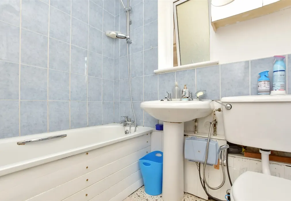 Bathroom - Nickleby Close, Rochester, Kent - Wards of Kent