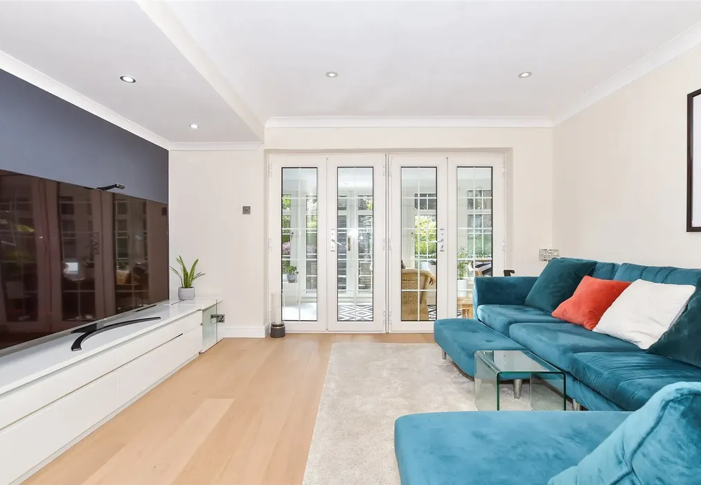 Lounge - Langdale Rise, Maidstone, Kent - Wards of Kent